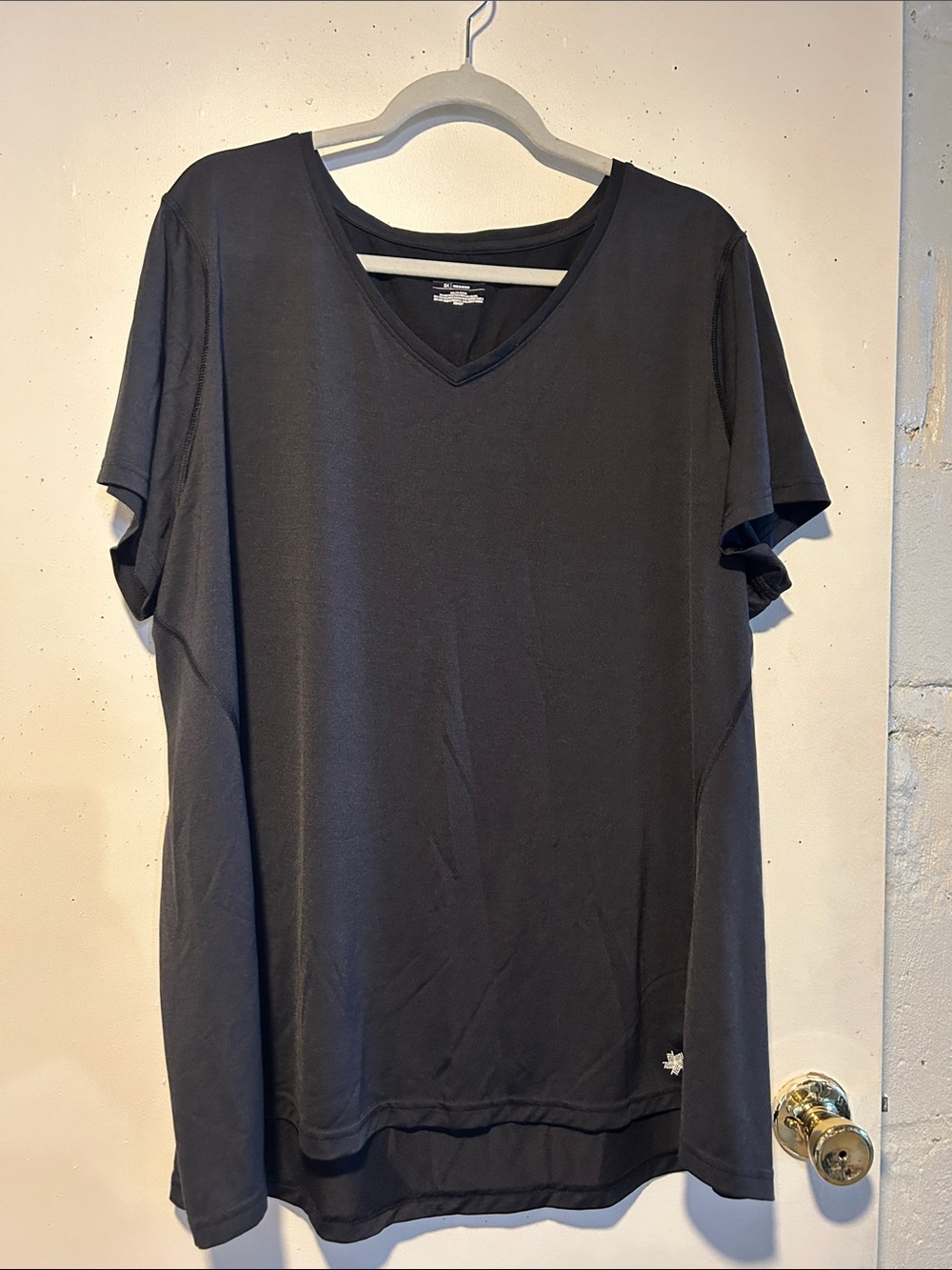 Women's Black V-Neck Active Top